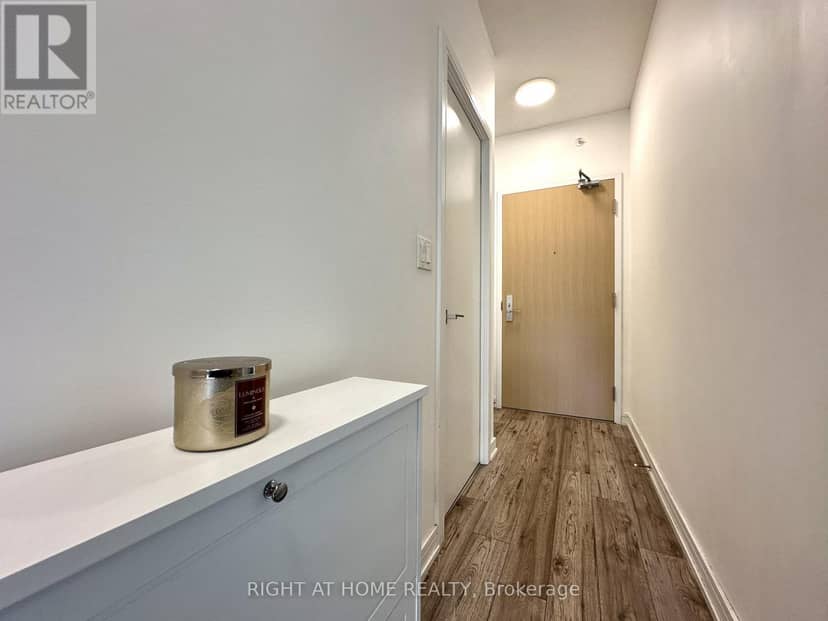 321 - 621 Sheppard Avenue E — photo 3 of 18