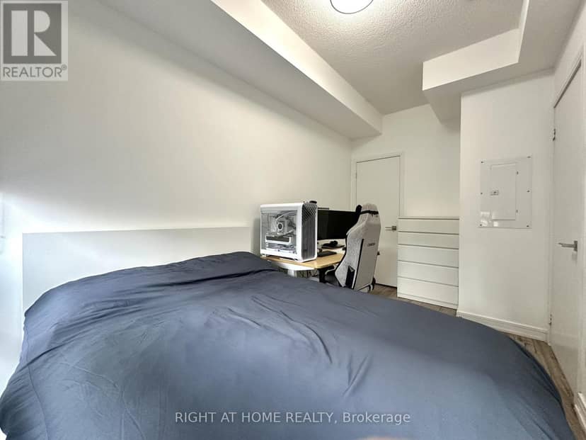 321 - 621 Sheppard Avenue E — photo 9 of 18