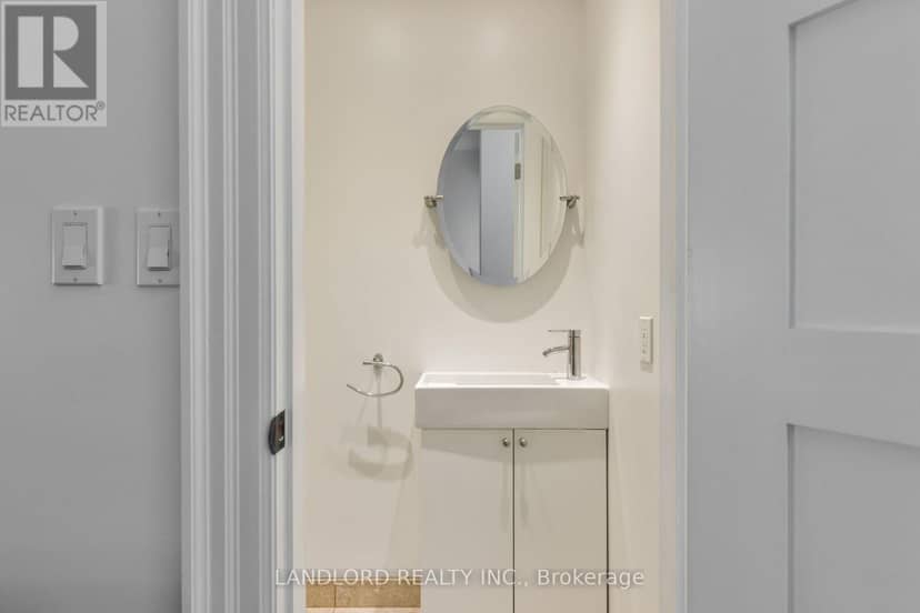 107A Scollard Street — photo 17 of 40