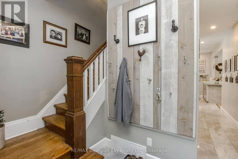 449 Elizabeth Street — photo 17 of 39