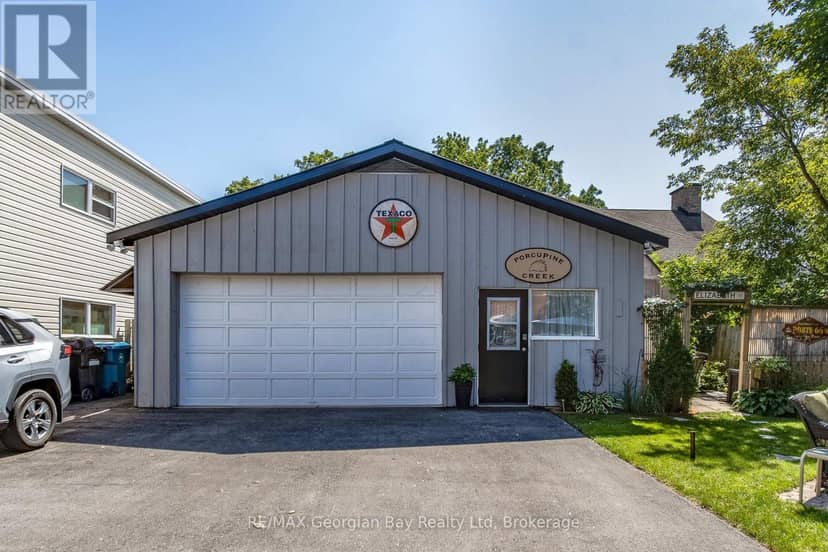 449 Elizabeth Street — photo 3 of 39