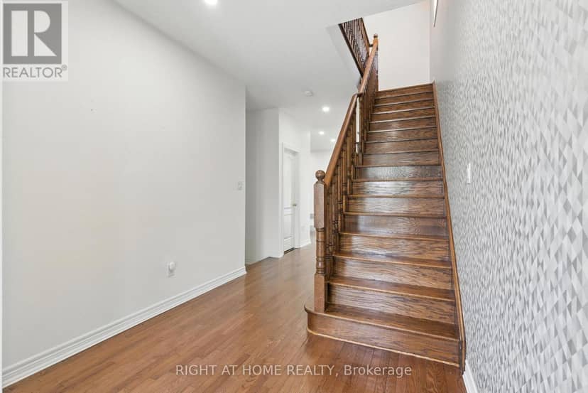 215 Canada Drive — photo 5 of 40