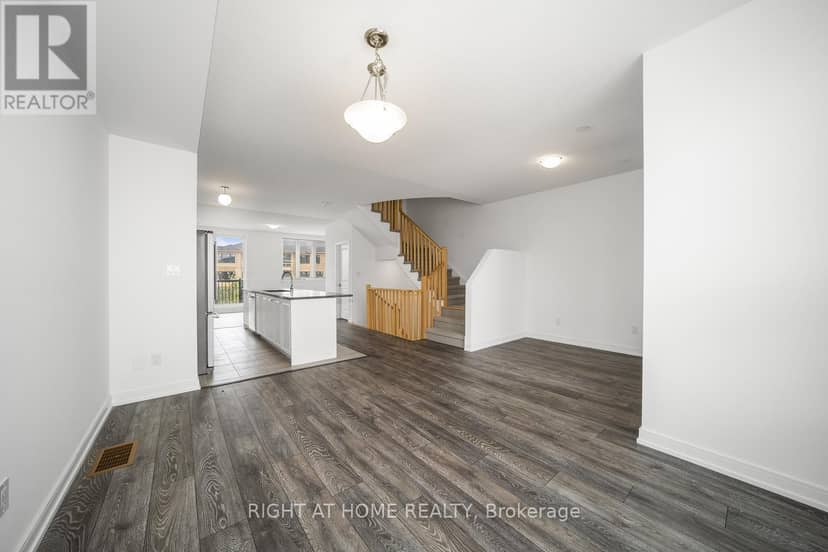 6 Blue Forest Crescent — photo 12 of 38