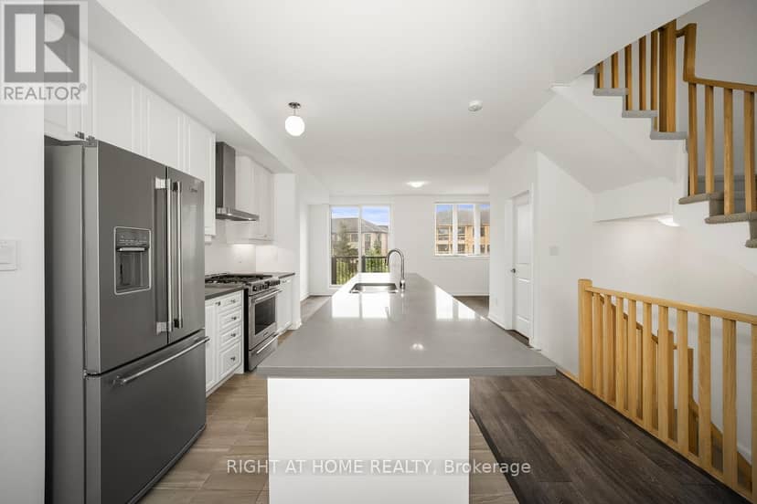 6 Blue Forest Crescent — photo 13 of 38