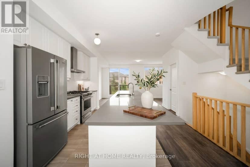 6 Blue Forest Crescent — photo 14 of 38
