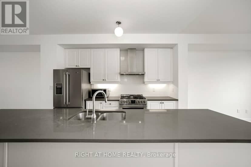 6 Blue Forest Crescent — photo 15 of 38