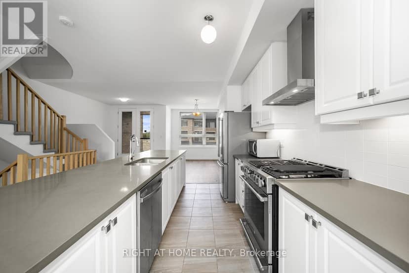 6 Blue Forest Crescent — photo 16 of 38