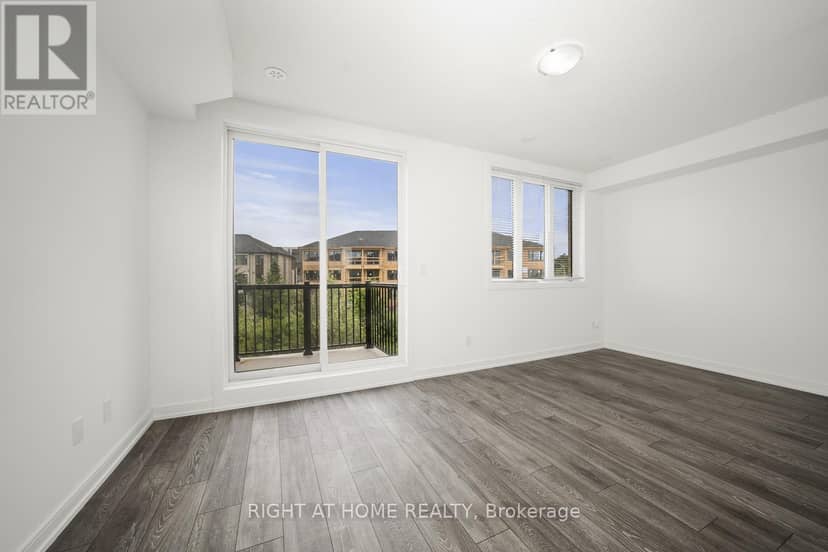 6 Blue Forest Crescent — photo 20 of 38