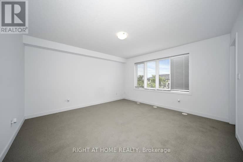 6 Blue Forest Crescent — photo 24 of 38
