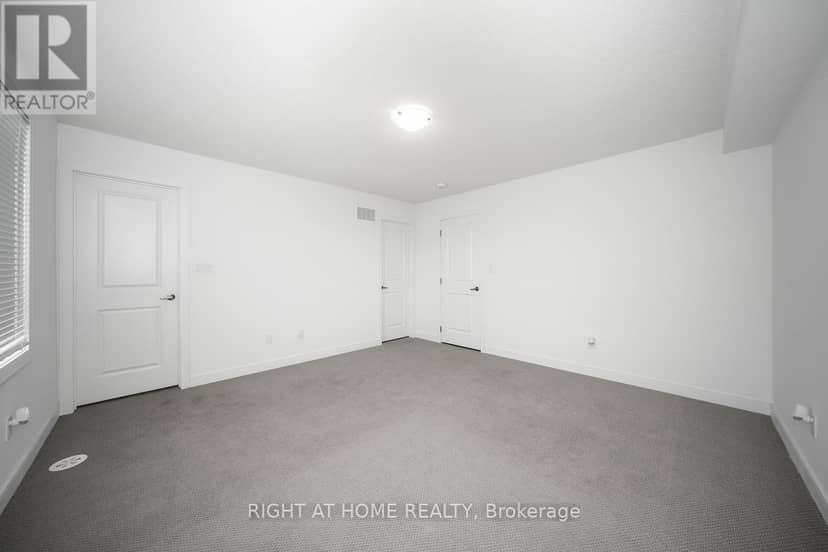 6 Blue Forest Crescent — photo 26 of 38