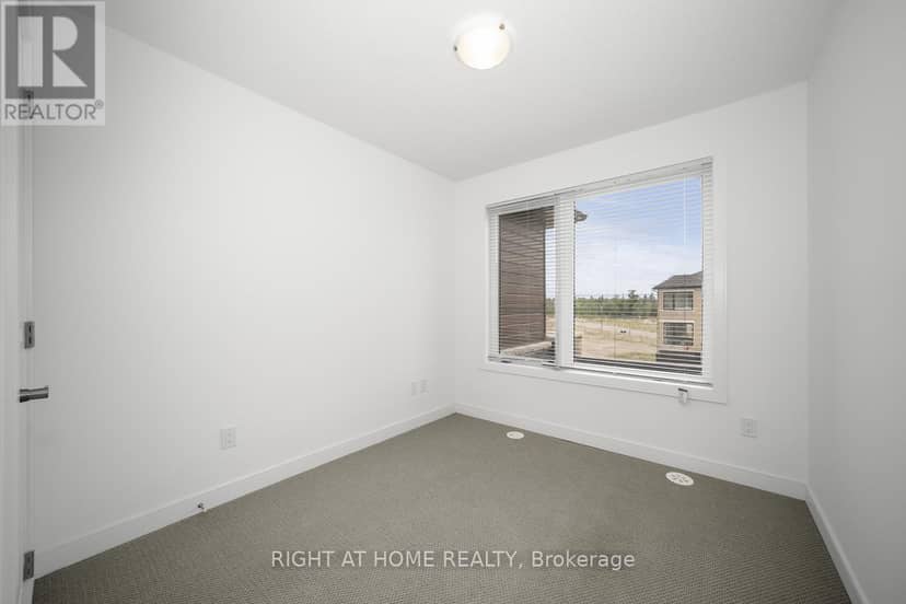 6 Blue Forest Crescent — photo 28 of 38