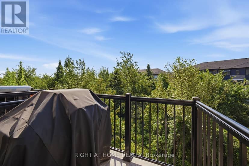 6 Blue Forest Crescent — photo 34 of 38