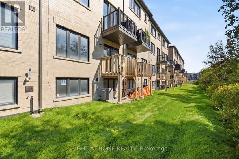 6 Blue Forest Crescent — photo 35 of 38