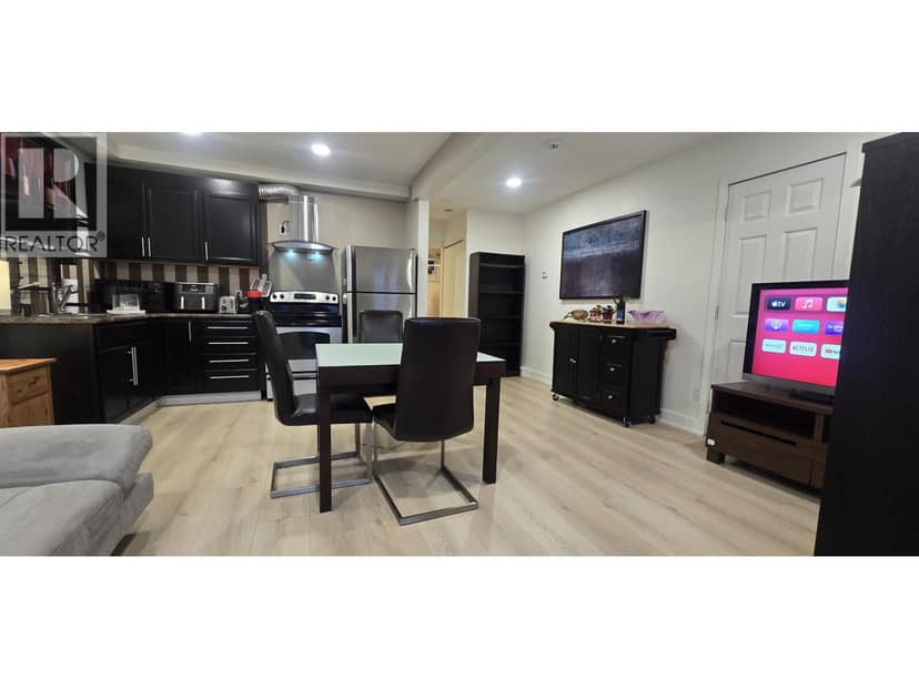 851 CALVERHALL ST STREET, North Vancouver, photo 3