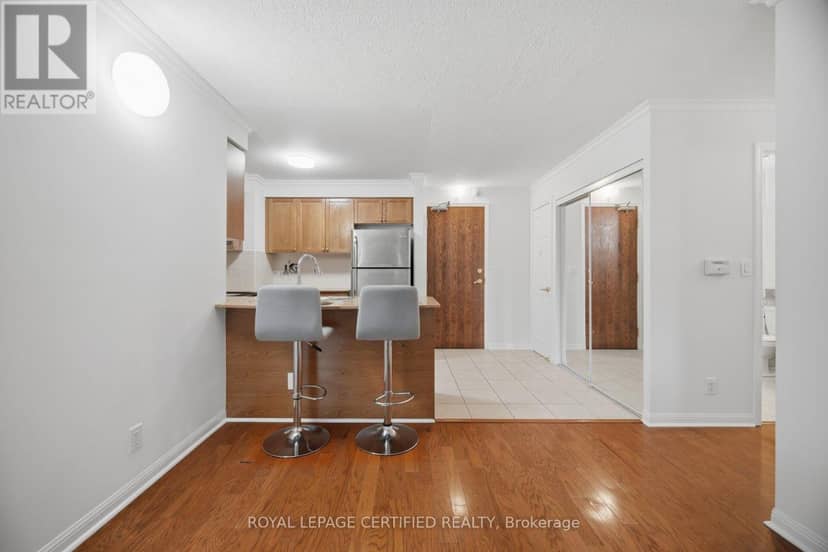 106 - 65 Via Rosedale — photo 8 of 40