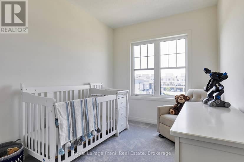 26 Clarington Boulevard — photo 18 of 21