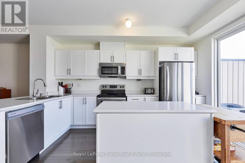 26 Clarington Boulevard — photo 8 of 21