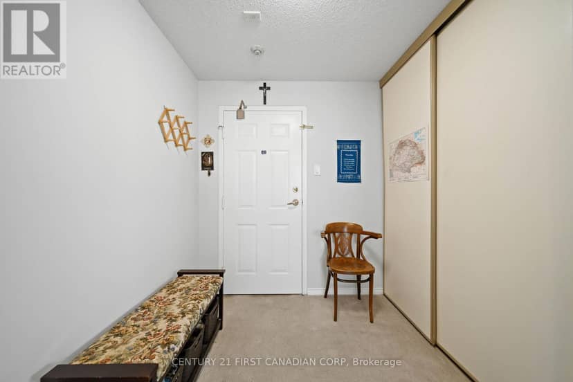 608 - 77 Base Line Road W — photo 10 of 40