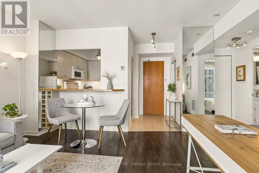 1005 - 99 Hayden Street — photo 10 of 34
