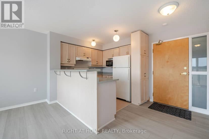 306 - 1387 Bayview Avenue — photo 14 of 32