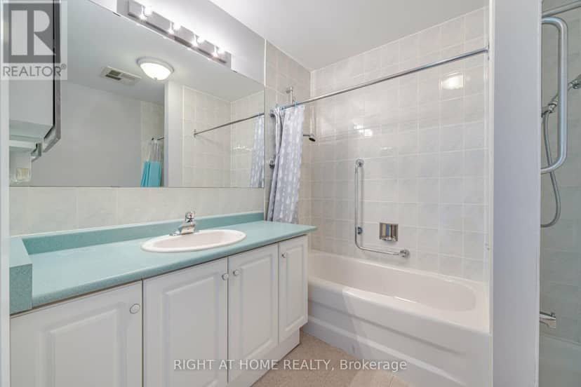 306 - 1387 Bayview Avenue — photo 23 of 32