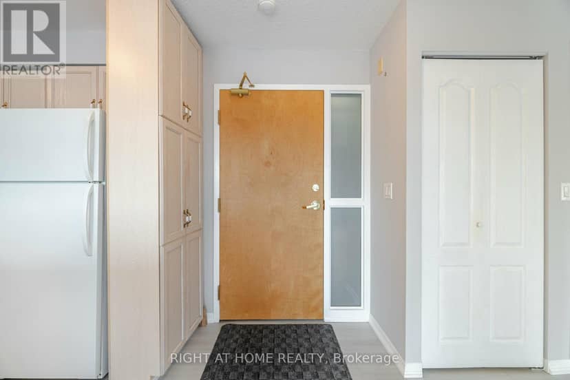 306 - 1387 Bayview Avenue — photo 6 of 32