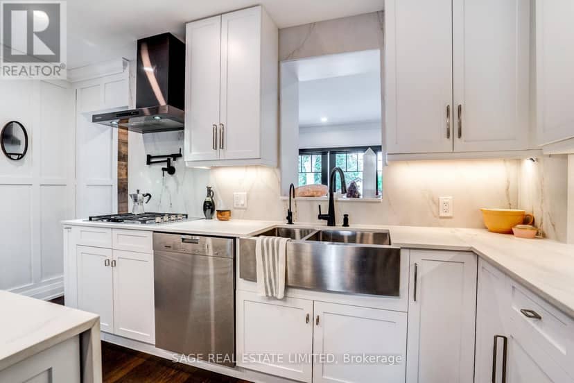 156 Craighurst Avenue — photo 9 of 30