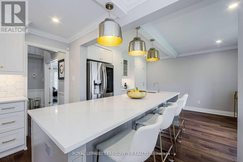 2025 Parklane Crescent — photo 15 of 40