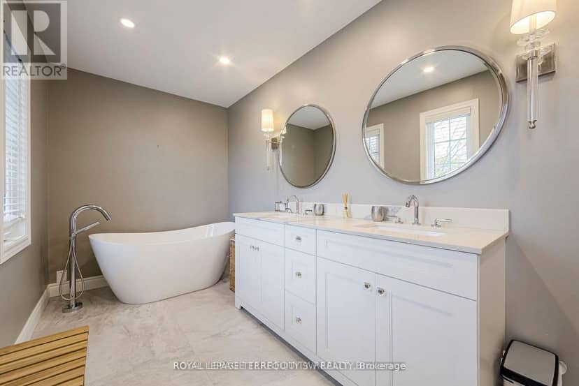 2025 Parklane Crescent — photo 24 of 40