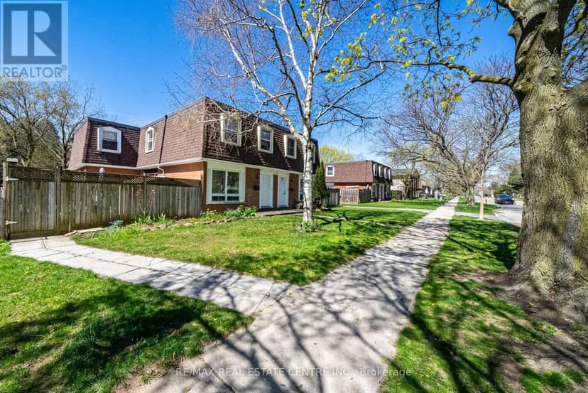 648-654 Francis Road — photo 4 of 33