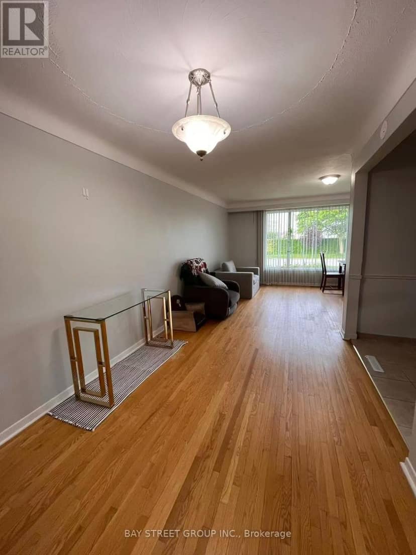 65 Saint Andrews Avenue — photo 2 of 24