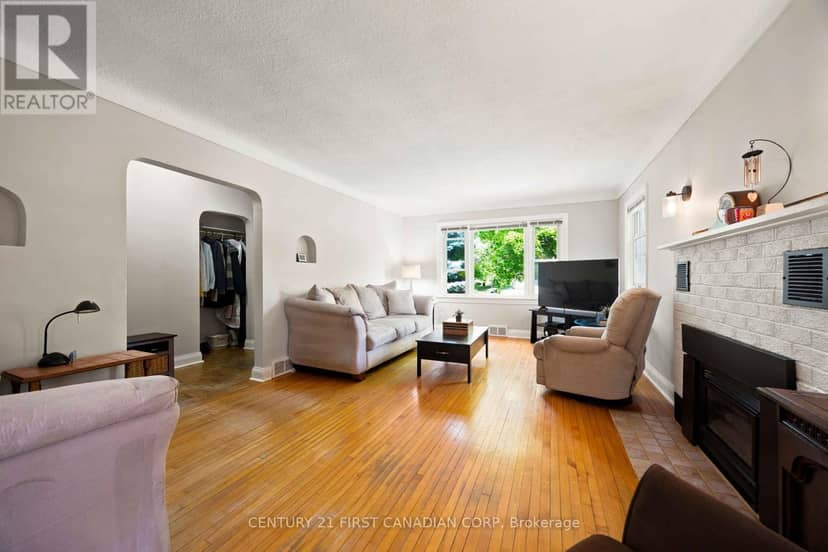 1027 London Road — photo 7 of 38