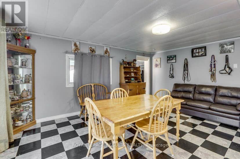 24 Pineview Avenue — photo 12 of 36