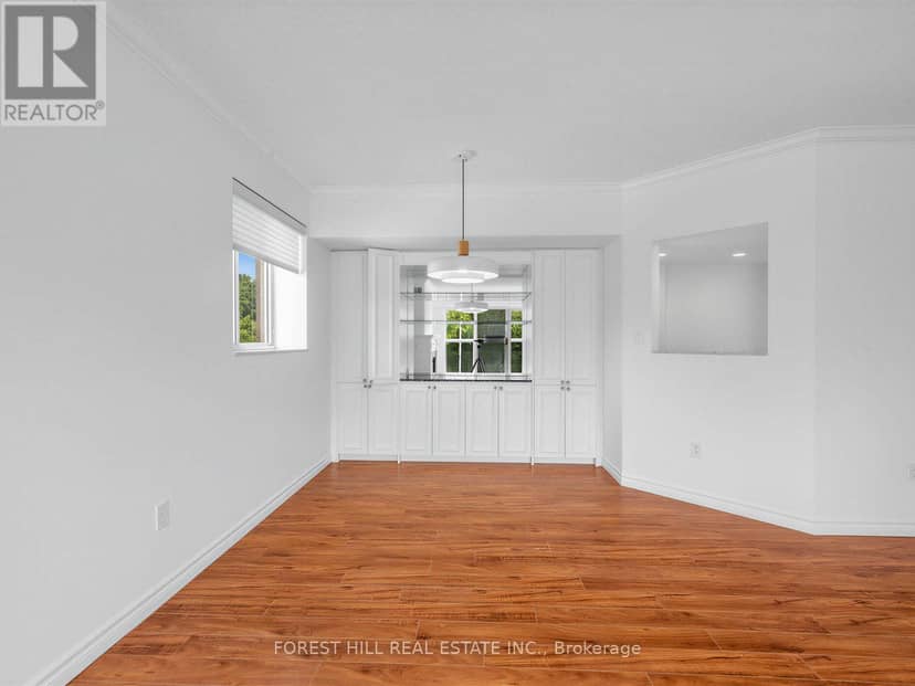 302 - 1818 Bayview Avenue — photo 17 of 33