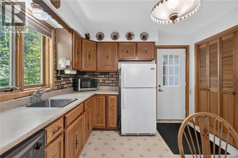 27 Snowdon Court — photo 3 of 40