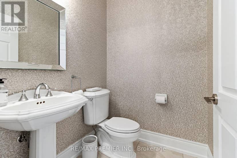 19 Stockdale Crescent — photo 18 of 40
