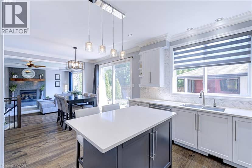 1406 MARSHALL Crescent — photo 14 of 40