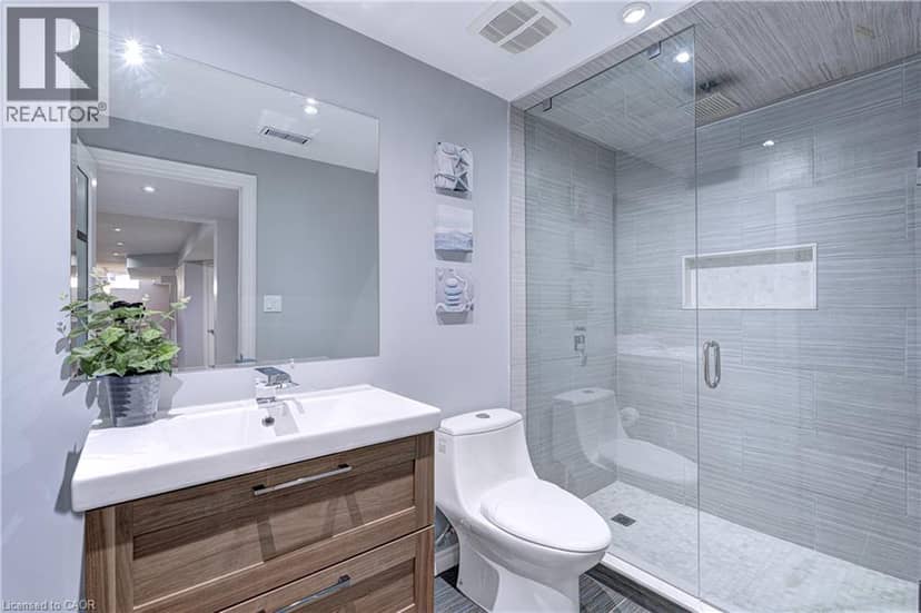 1406 MARSHALL Crescent — photo 35 of 40