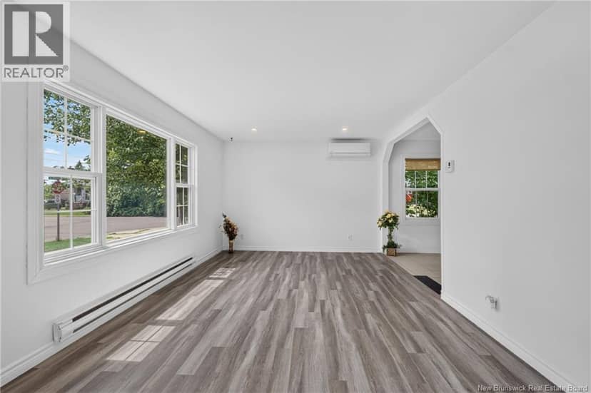 89 Douglas Avenue — photo 9 of 40