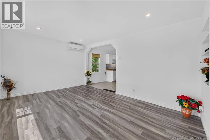 89 Douglas Avenue — photo 10 of 40
