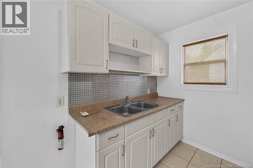 89 Douglas Avenue — photo 15 of 40