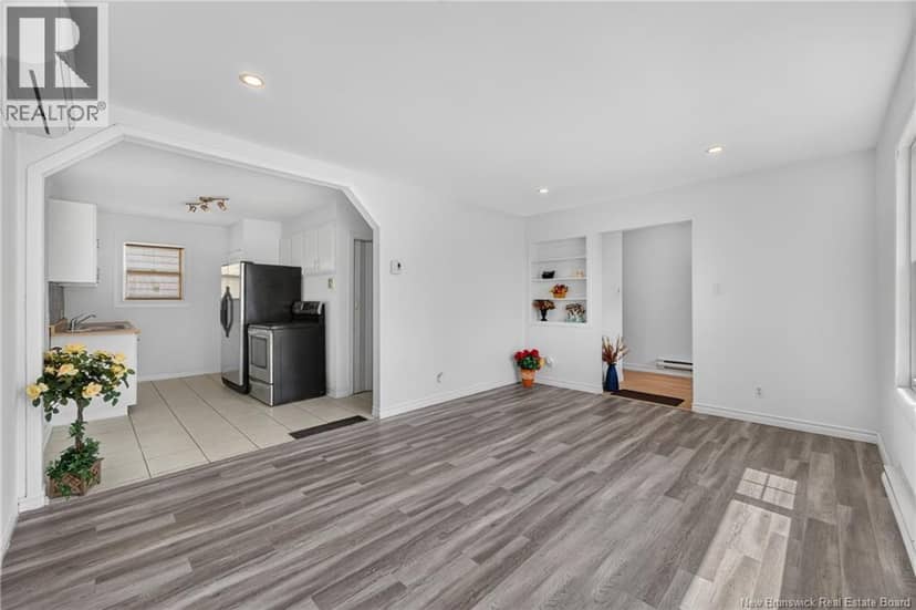 89 Douglas Avenue — photo 11 of 40