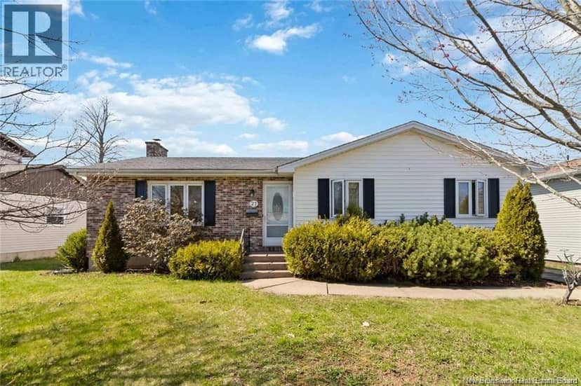 27 Woodstone Crescent — photo 1 of 19
