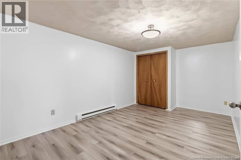 27 Woodstone Crescent — photo 14 of 19