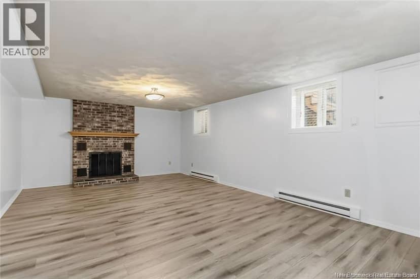 27 Woodstone Crescent — photo 15 of 19