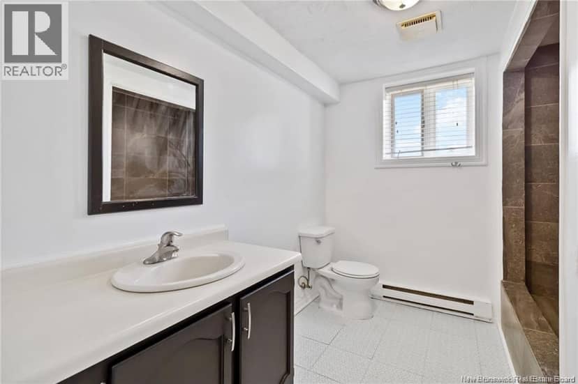 27 Woodstone Crescent — photo 16 of 19