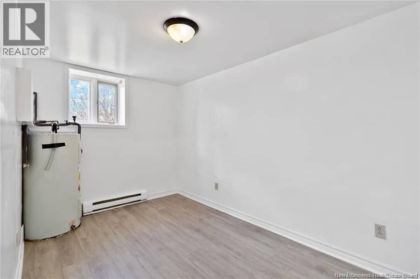 27 Woodstone Crescent — photo 17 of 19