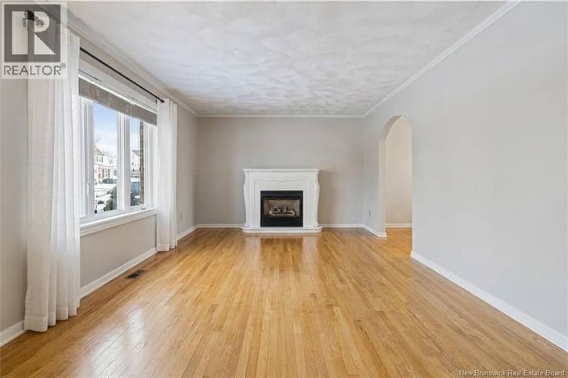 27 Woodstone Crescent — photo 4 of 19