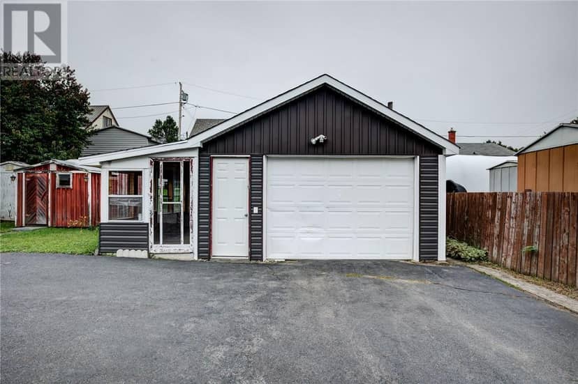 102 Ash Street, Levack, photo 3