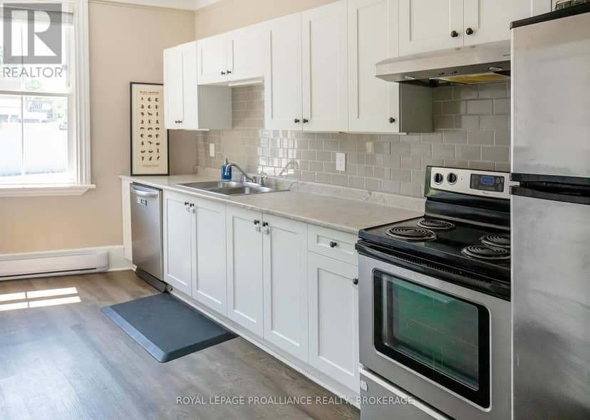 300 Sydenham Street — photo 15 of 35